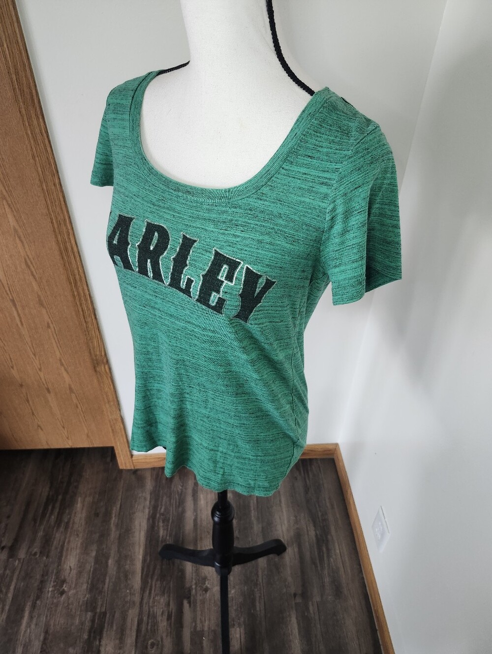 Harley Davidson Motorcycle Green Scoop Neck Logo Women's Tee Shirt - Picture 3 of 5
